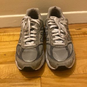 New Balance 990V5 in a Women’s size 8
